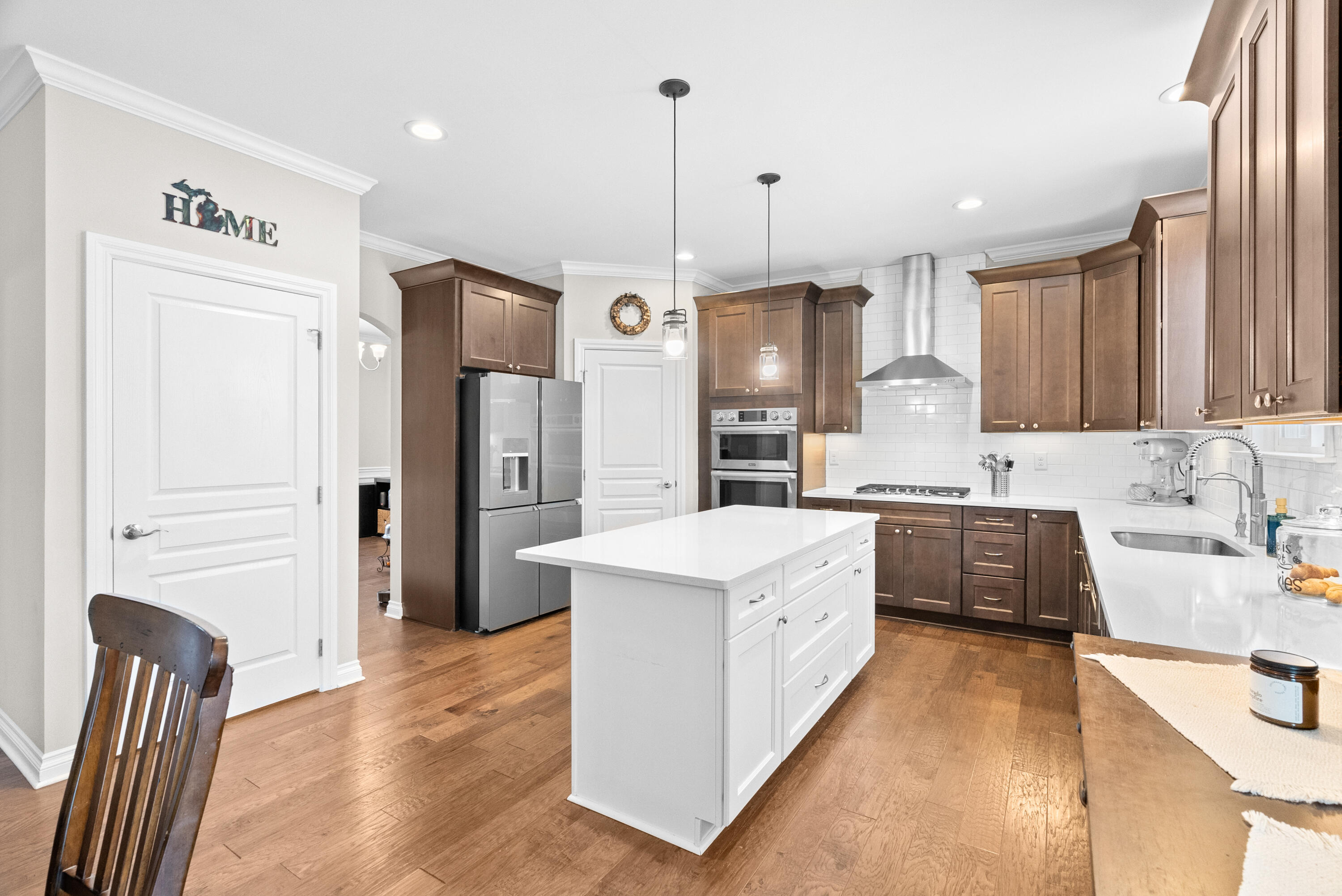 2333 Torrey Pine Court Howell, MI 48855 - Photo 5 of 47 Kitchen