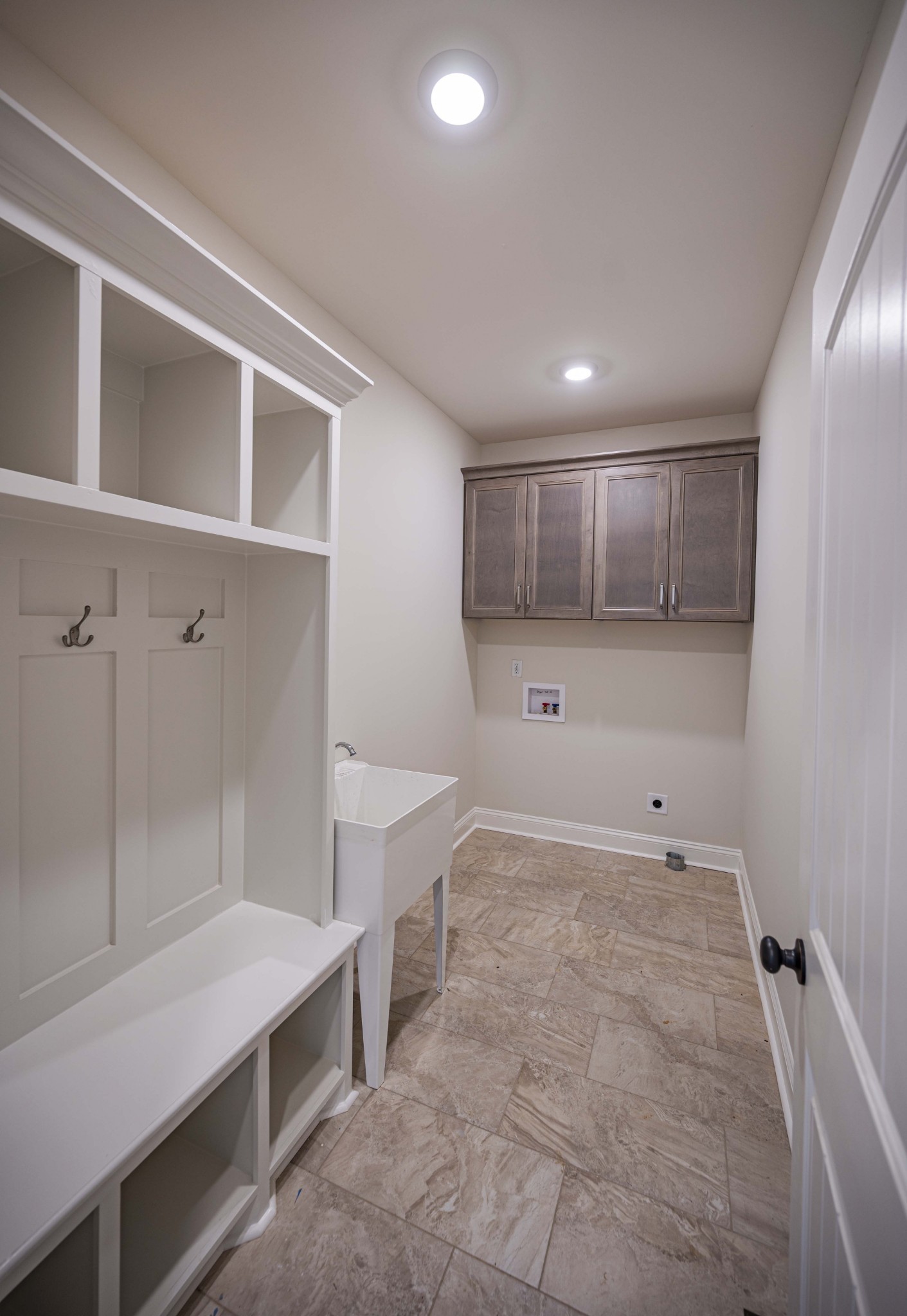 7502 Midland Road Christiana, TN 37037 - Photo 21 of 63 a view of an empty room with cabinet and mirrors