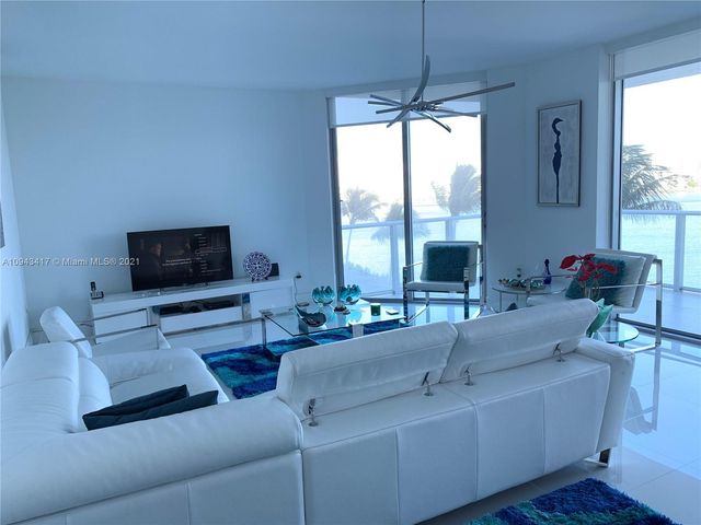 $1,345,000 | 17301 Biscayne Boulevard, Unit 410, Aventura, FL 33160