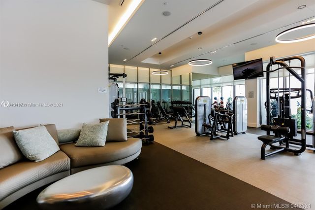 $1,345,000 | 17301 Biscayne Boulevard, Unit 410, Aventura, FL 33160