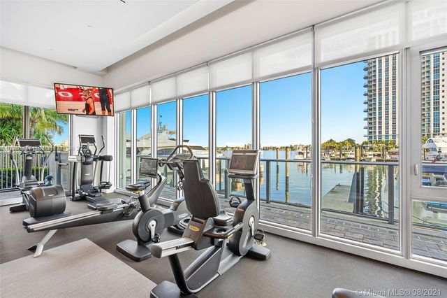 $1,345,000 | 17301 Biscayne Boulevard, Unit 410, Aventura, FL 33160