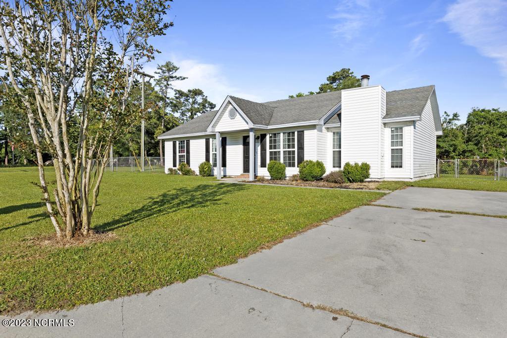 101 Falcon Crest Road Jacksonville, NC 28540 - Photo 2 of 24 IMG_3984