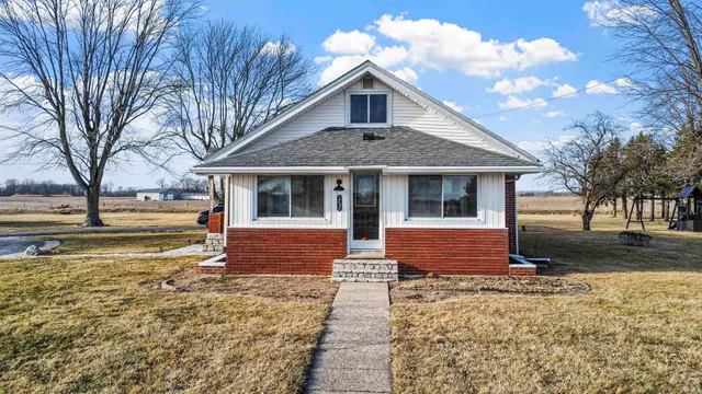 $260,000 | 2696 East Michigantown Road, Frankfort, IN 46041