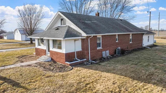 $260,000 | 2696 East Michigantown Road, Frankfort, IN 46041