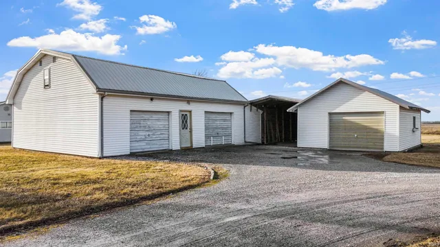 $260,000 | 2696 East Michigantown Road, Frankfort, IN 46041