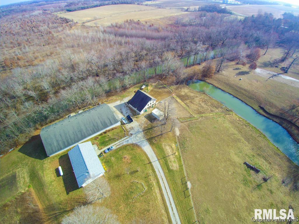 8750 Cascade Road Rochester, IL 62563 - Photo 1 of 32