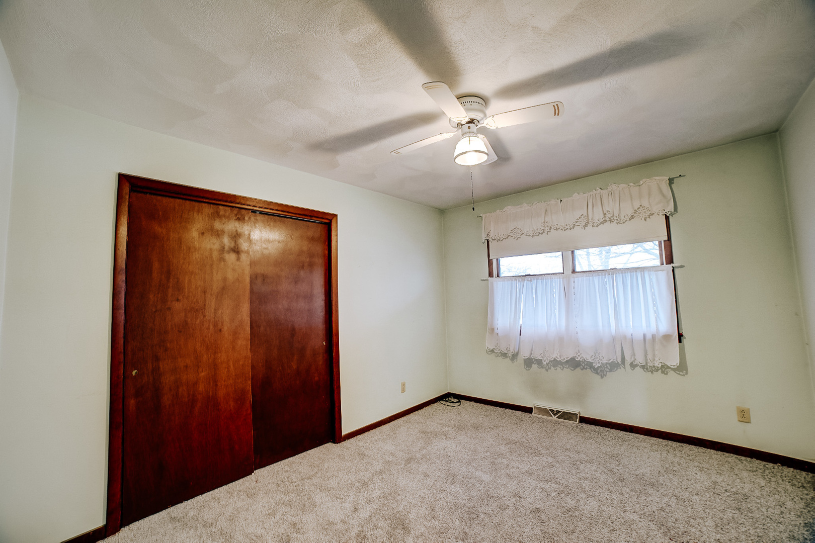 601 East Porter Avenue Watseka, IL 60970 - Photo 15 of 37