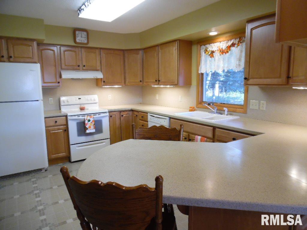 4522 Hazel Road Fulton, IL 61252 - Photo 8 of 16