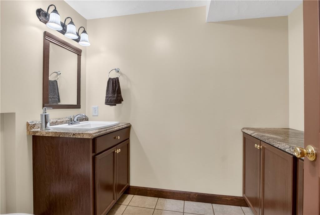 190 Portman Road Butler, PA 16002 - Photo 27 of 44 Lower Level Bath