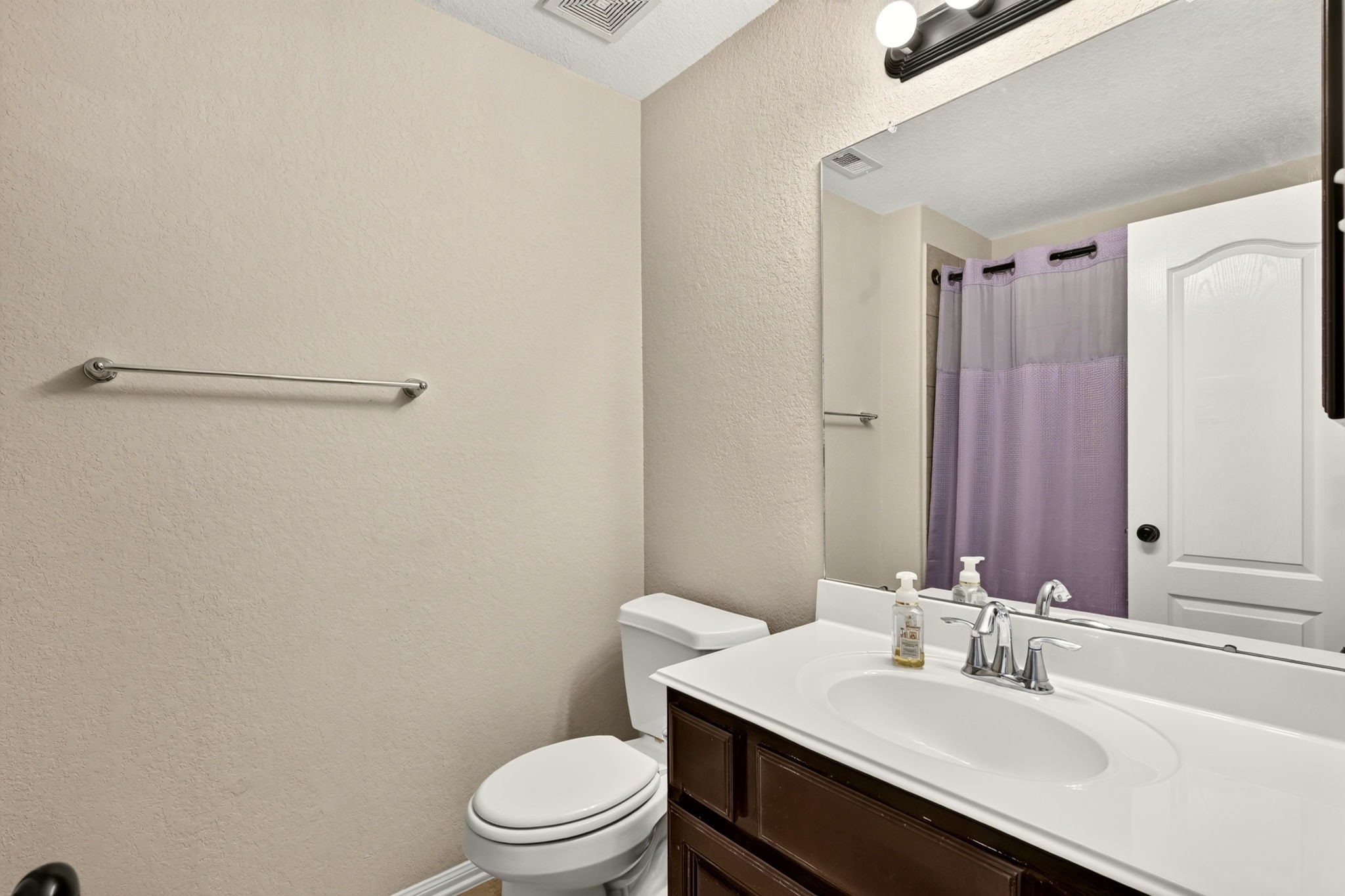 6446 Tea Tree Drive Katy, TX 77494 - Photo 28 of 39 Secondary bathroom shared for upstairs