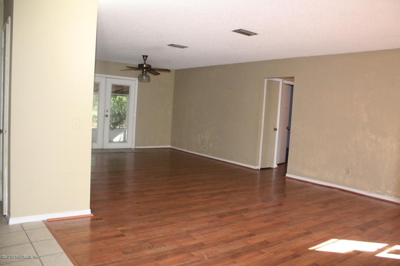 5220 Country Estates Road Middleburg, FL 32068 - Photo 2 of 9 ENTER INTO THIS SPACIOUS HOME