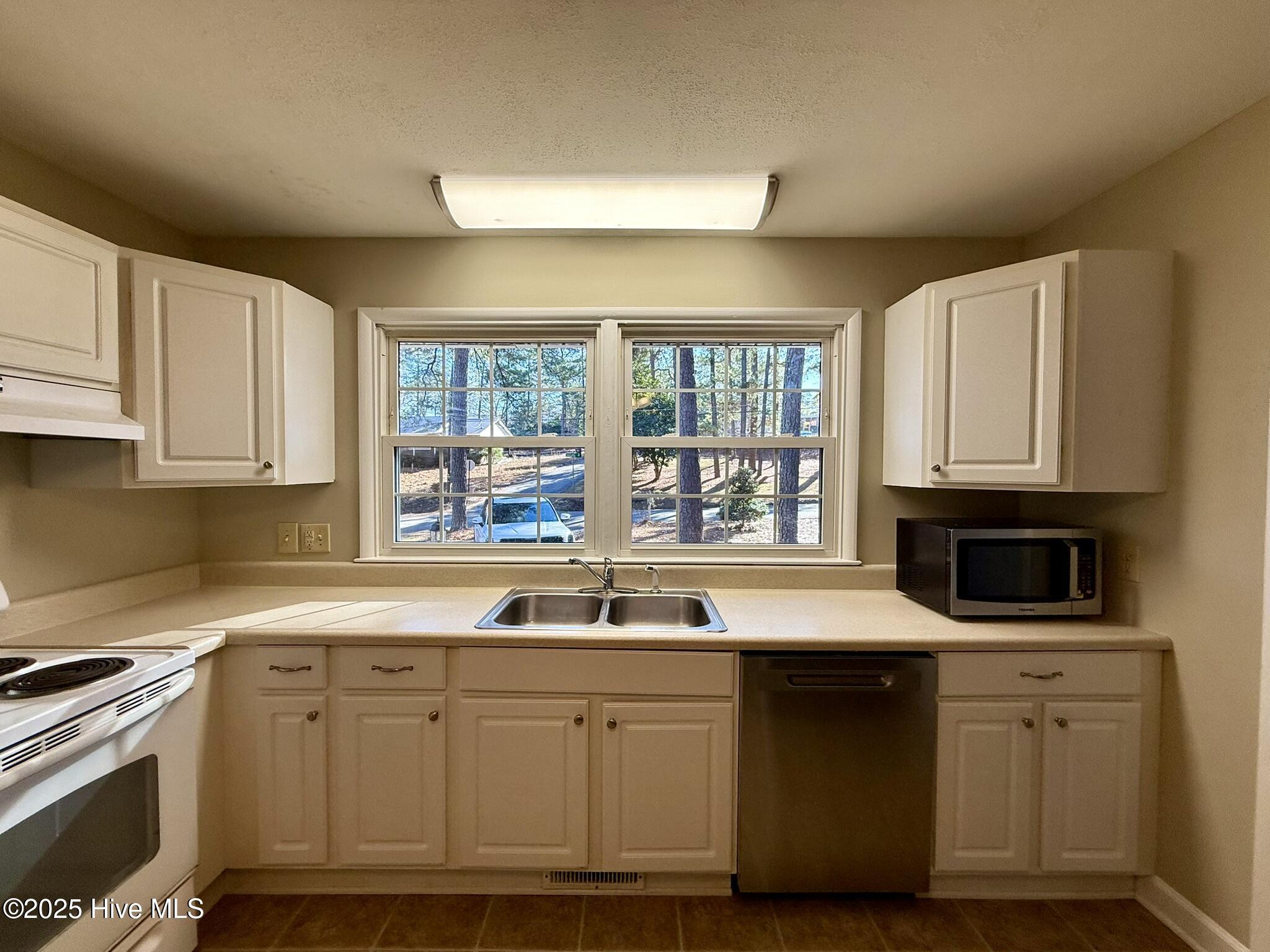 100 Clematis Road Southern Pines, NC 28387 - Photo 11 of 42 IMG_7825