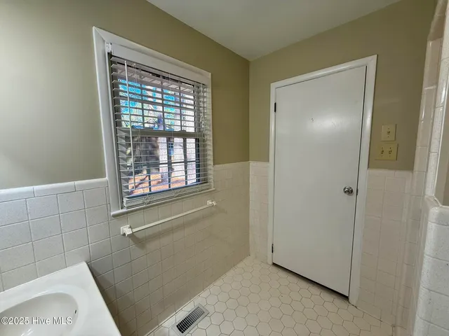 $2,500 | 100 Clematis Road, Southern Pines, NC 28387