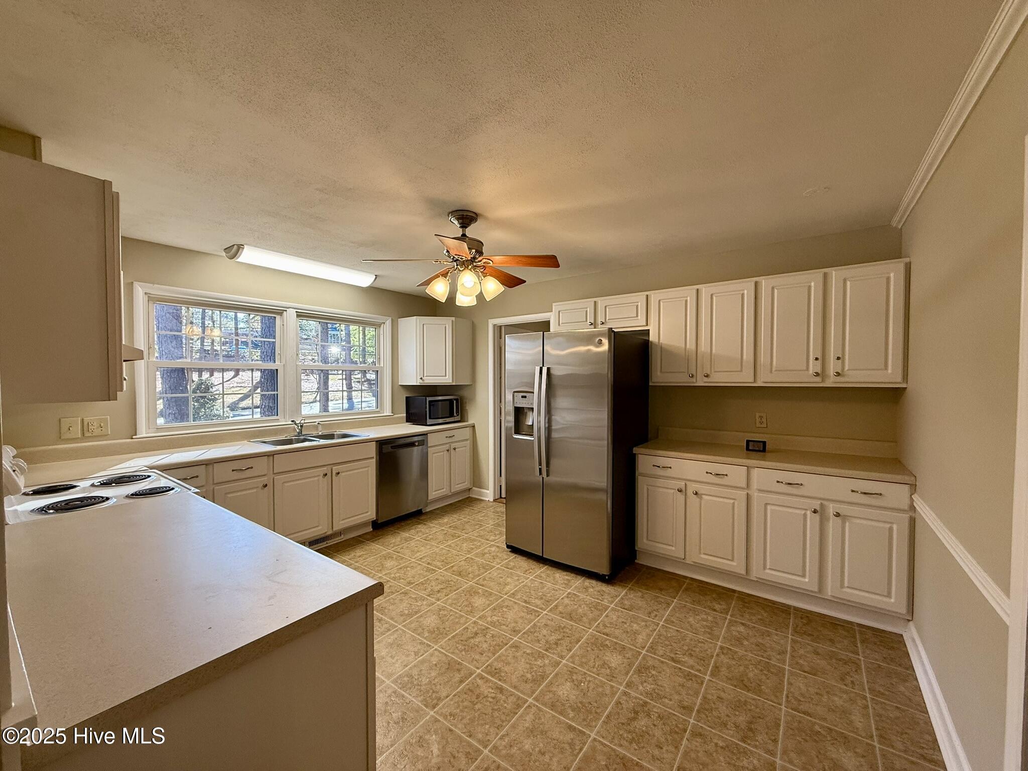 100 Clematis Road Southern Pines, NC 28387 - Photo 8 of 42 IMG_7822