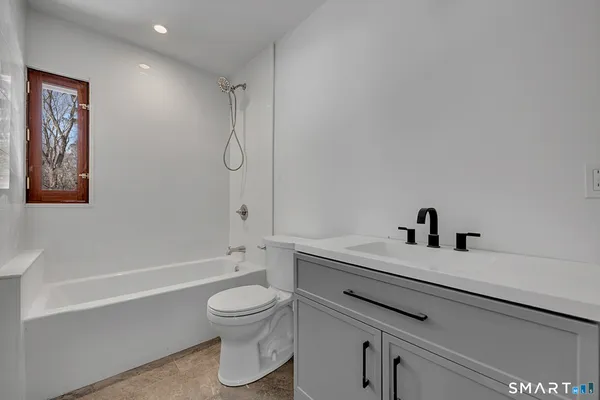 $4,000 | 220 Upper Grassy Hill Road, Woodbury, CT 06798