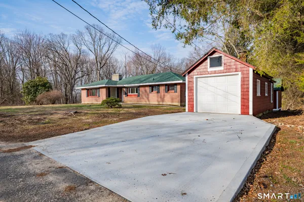 $4,000 | 220 Upper Grassy Hill Road, Woodbury, CT 06798