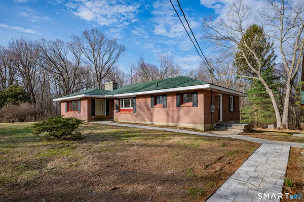$4,000 | 220 Upper Grassy Hill Road, Woodbury, CT 06798