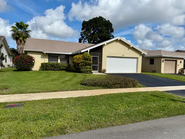 $475,000 | 10633 Greenbriar Court, Boca Raton, FL 33498