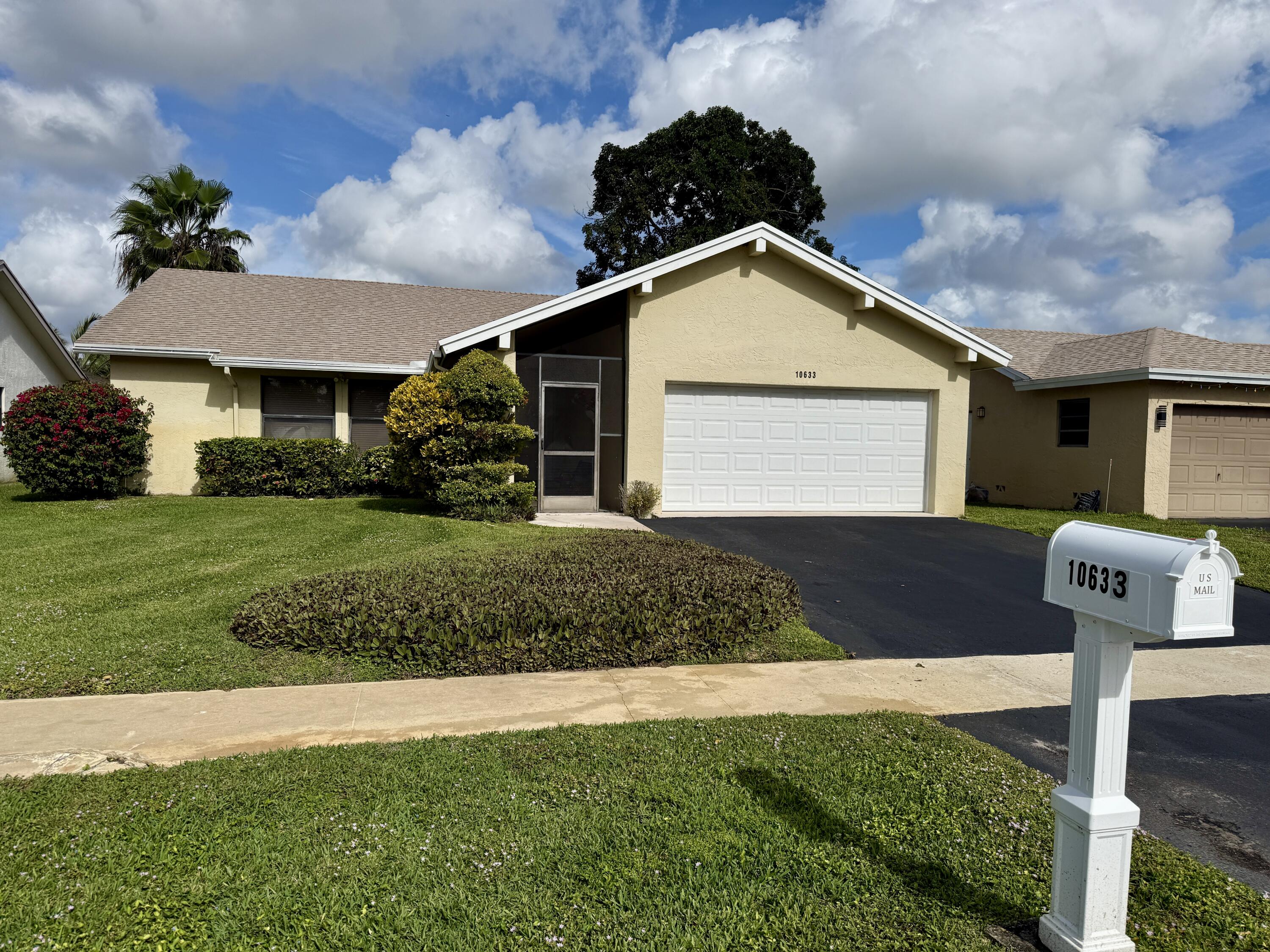 10633 Greenbriar Court Boca Raton, FL 33498 - Photo 2 of 17 IMG_6695