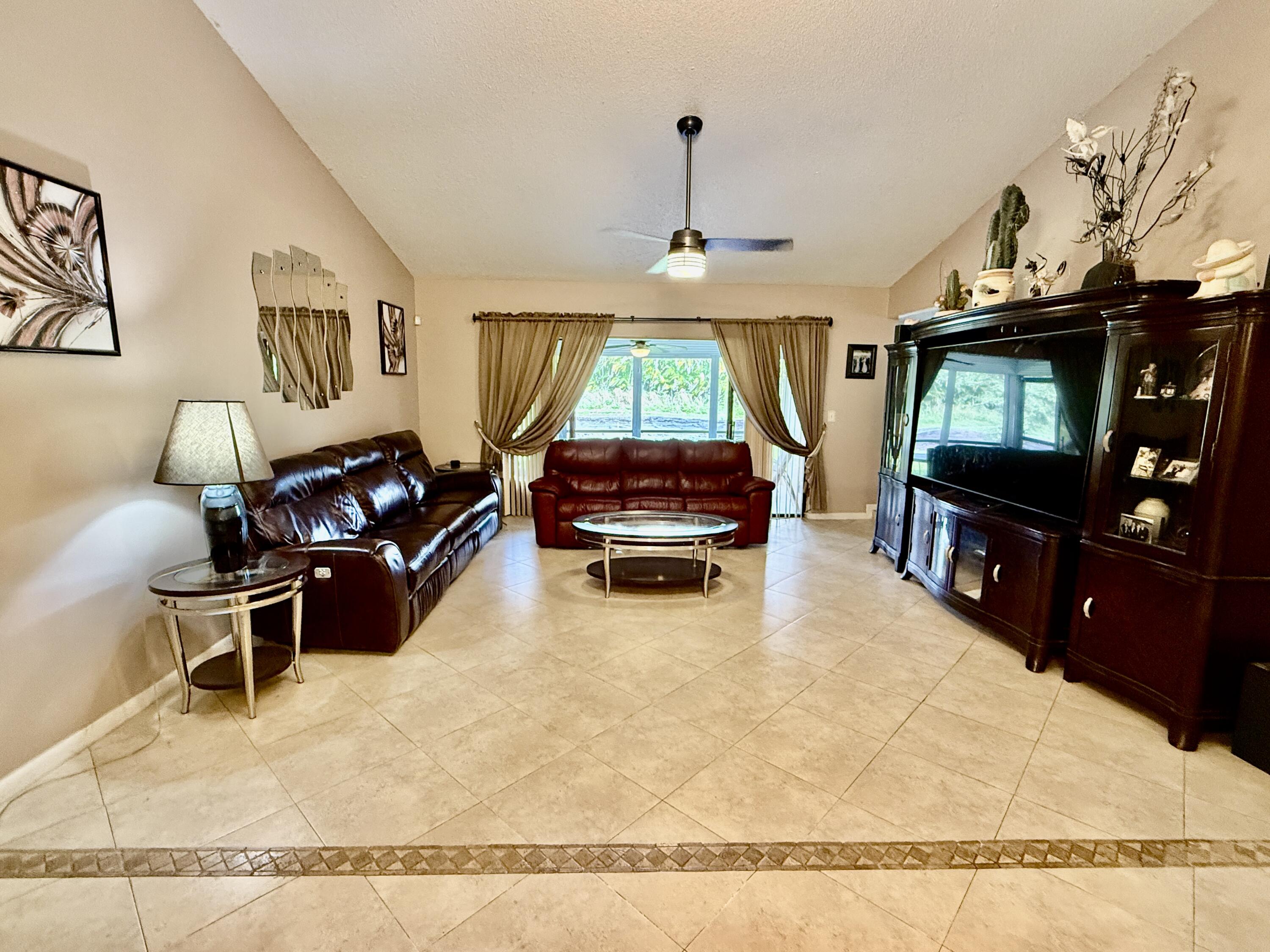 10633 Greenbriar Court Boca Raton, FL 33498 - Photo 4 of 17 IMG_6723