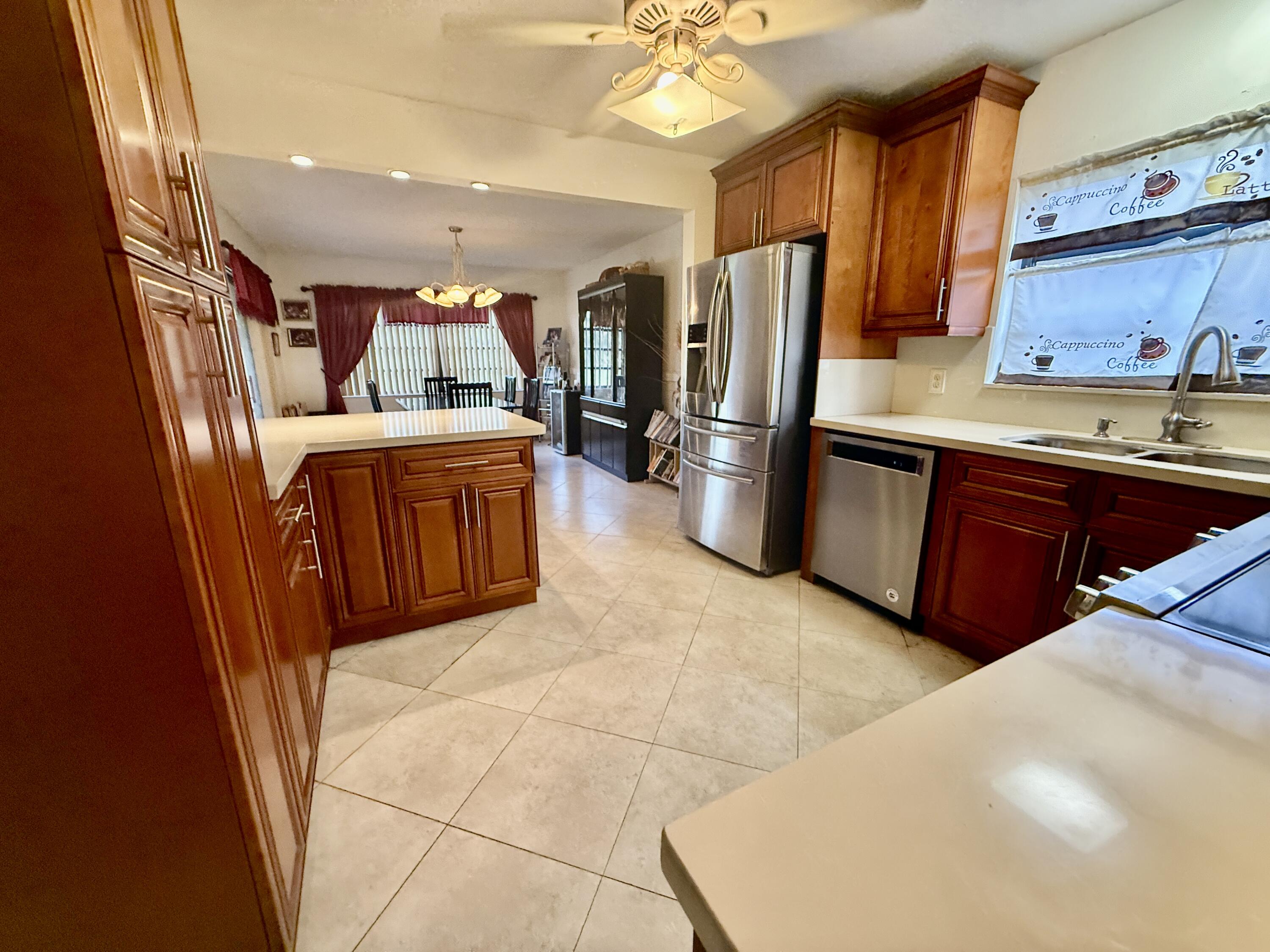 10633 Greenbriar Court Boca Raton, FL 33498 - Photo 7 of 17 IMG_6743