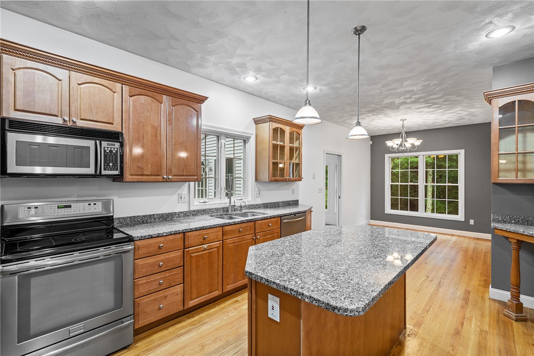452 Chestnut Hill Road Glocester, RI 02814 - Photo 12 of 43
