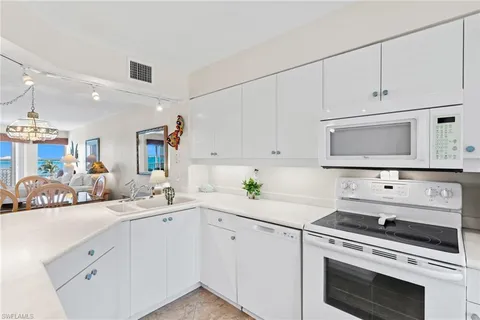 $695,000 | 991 North Barfield Drive, Unit 307, Marco Island, FL 34145