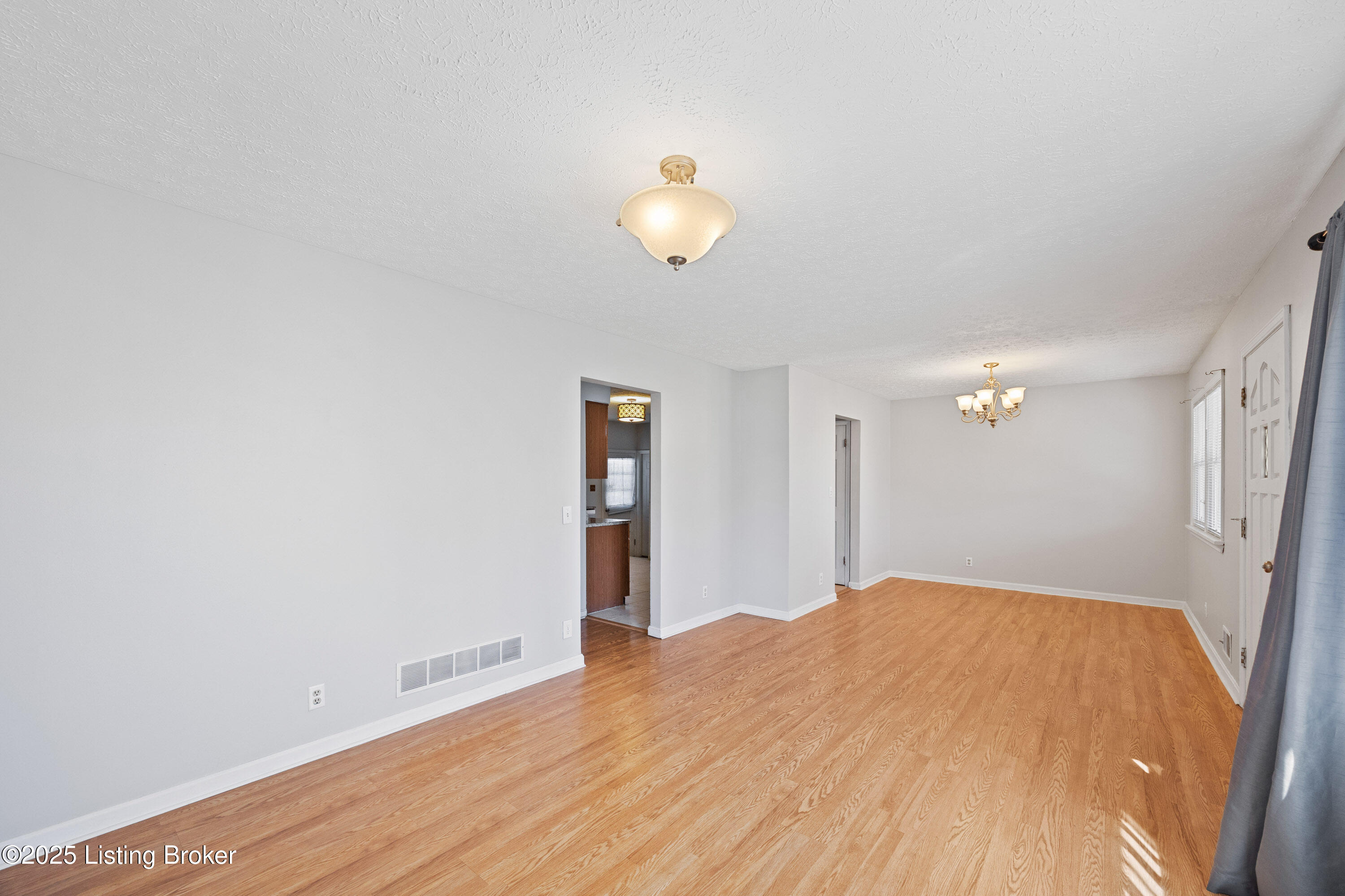 8296 Terry Road Louisville, KY 40258 - Photo 5 of 34 015