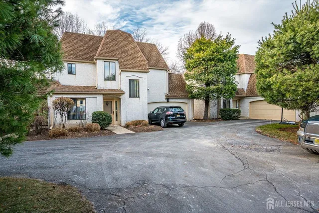 $695,000 | 28 Nicole Terrace, Edison, NJ 08820