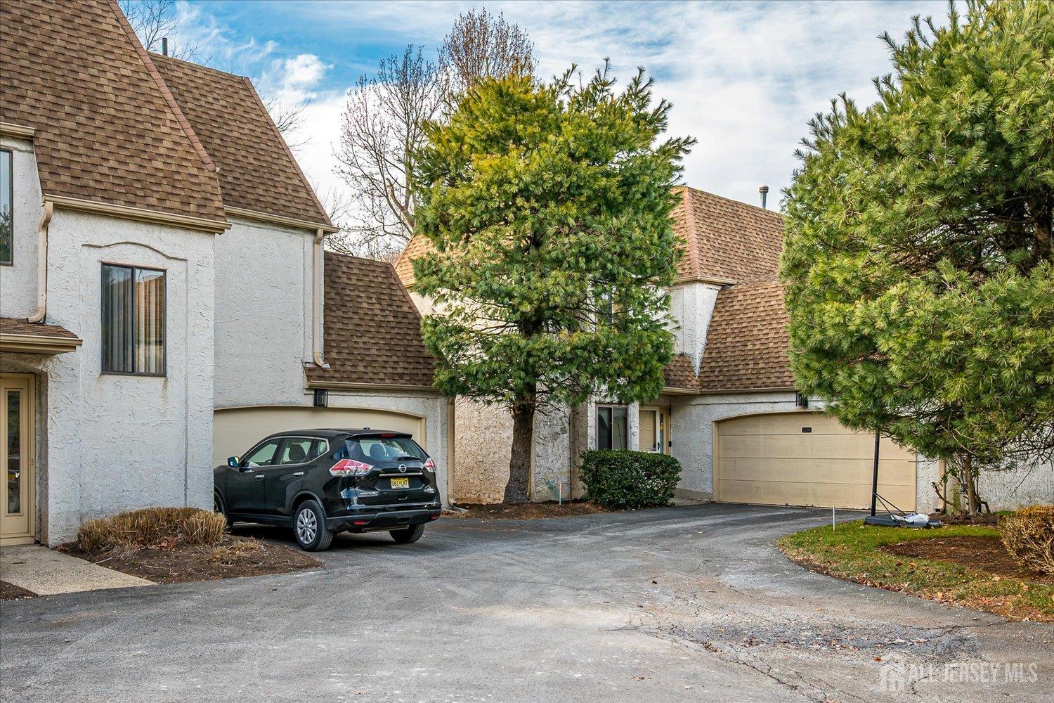 28 Nicole Terrace Edison, NJ 08820 - Photo 2 of 42