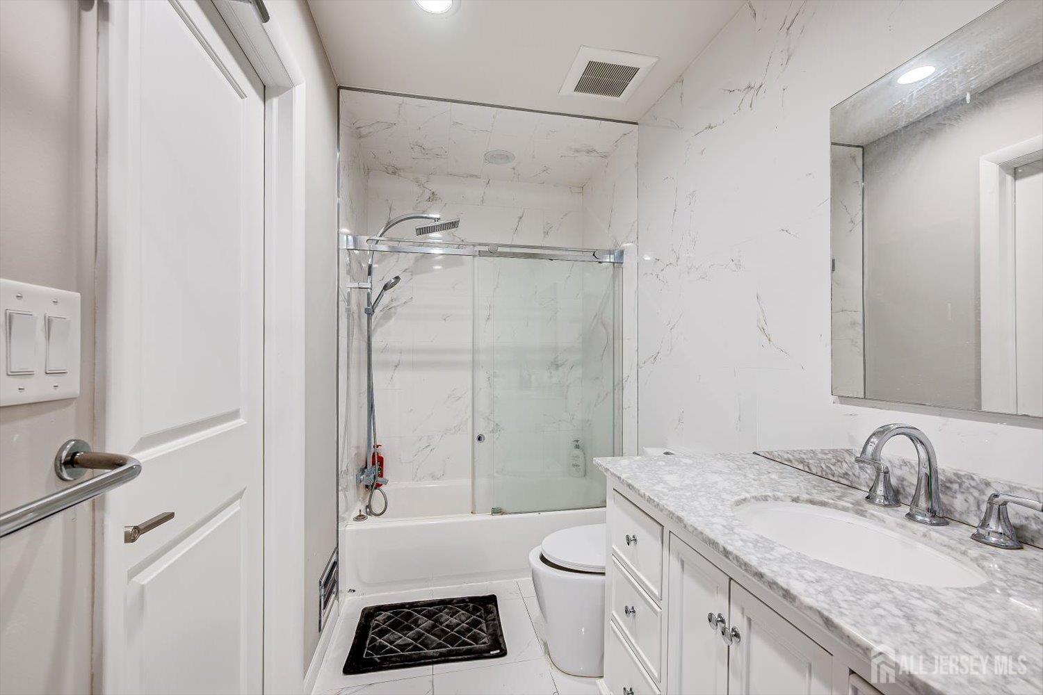 28 Nicole Terrace Edison, NJ 08820 - Photo 35 of 42