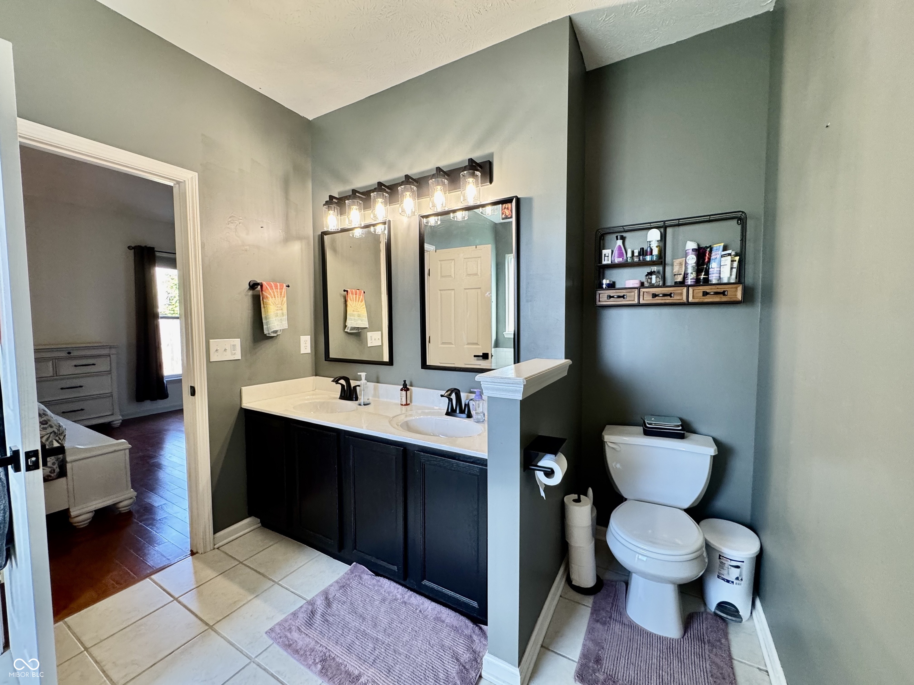 568 Georgetown Road Greenwood, IN 46142 - Photo 9 of 19 Gallery Image 9