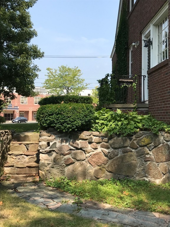 63 Goodwin Street Springfield, MA 01151 - Photo 4 of 30