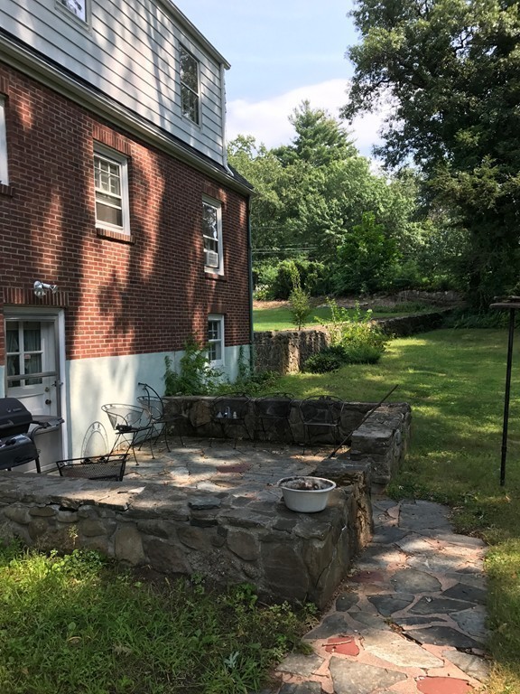63 Goodwin Street Springfield, MA 01151 - Photo 5 of 30