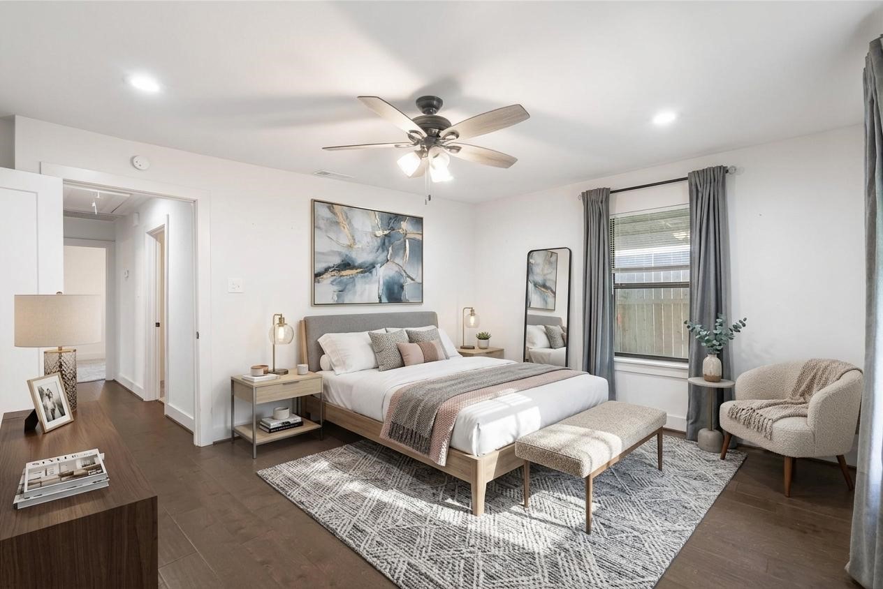 7307 Raton Street Houston, TX 77055 - Photo 3 of 23 This gorgeous primary bedroom is ready for your personal touches! *Virtually Staged