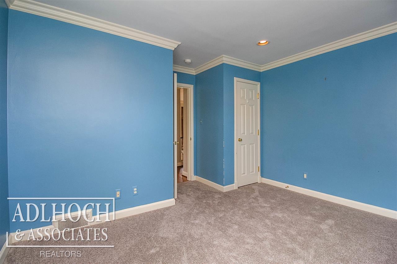 294 Touraine Road Grosse Pointe, MI 48236 - Photo 32 of 52 50010320-35.JPG