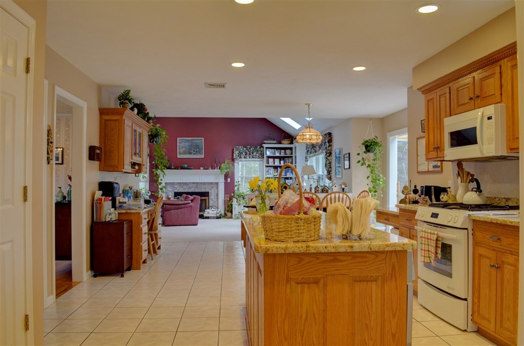 45 York Brook Road Canton, MA 02021 - Photo 5 of 23 Gallery Image 5