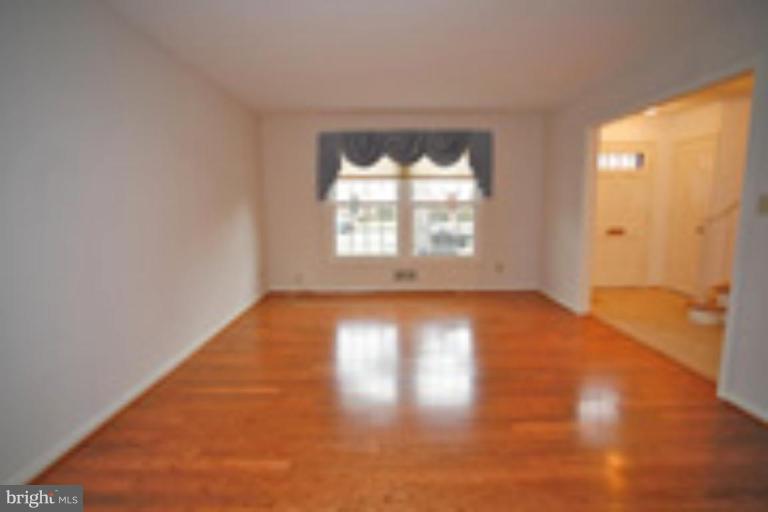 8307 Wickham Road Springfield, VA 22152 - Photo 3 of 7 Living Room