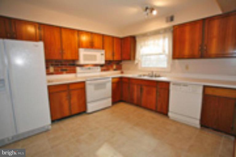 8307 Wickham Road Springfield, VA 22152 - Photo 5 of 7 Kitchen