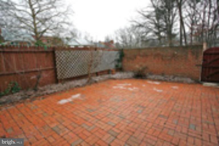 8307 Wickham Road Springfield, VA 22152 - Photo 7 of 7 Patio