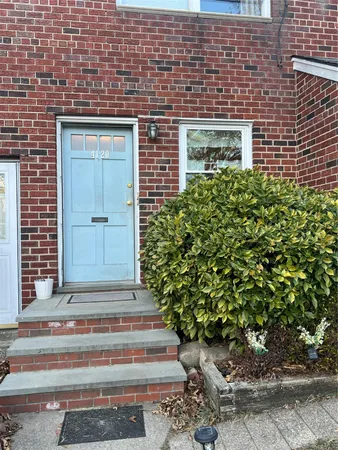 $2,400 | 41-20 210th Street, Unit 1 | Bayside