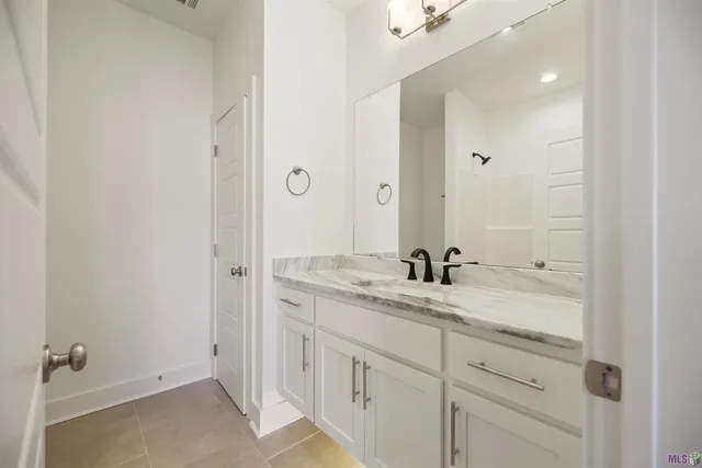 $380,990 | 10688 Deric Avenue, Denham Springs, LA 70726