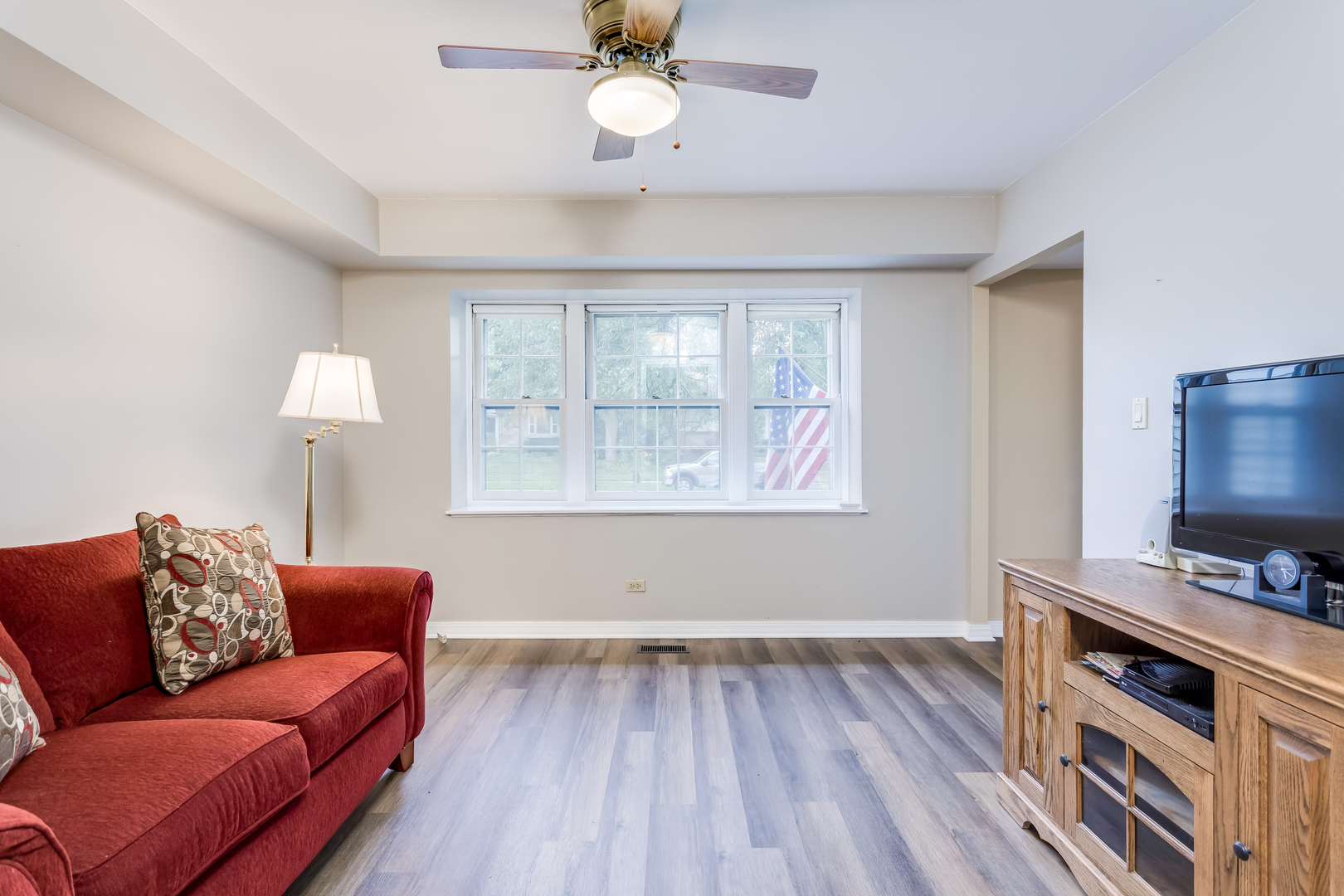 221 Stonegate Road Buffalo Grove, IL 60089 - Photo 12 of 38