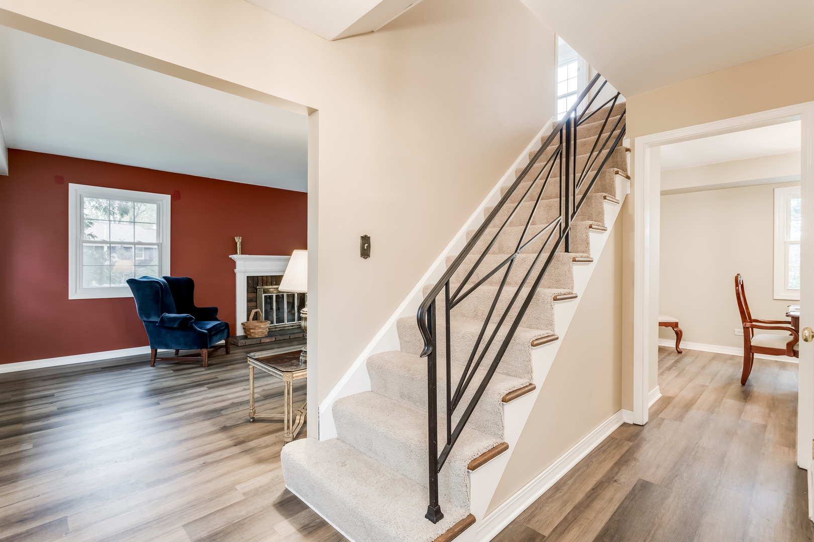 221 Stonegate Road Buffalo Grove, IL 60089 - Photo 4 of 38