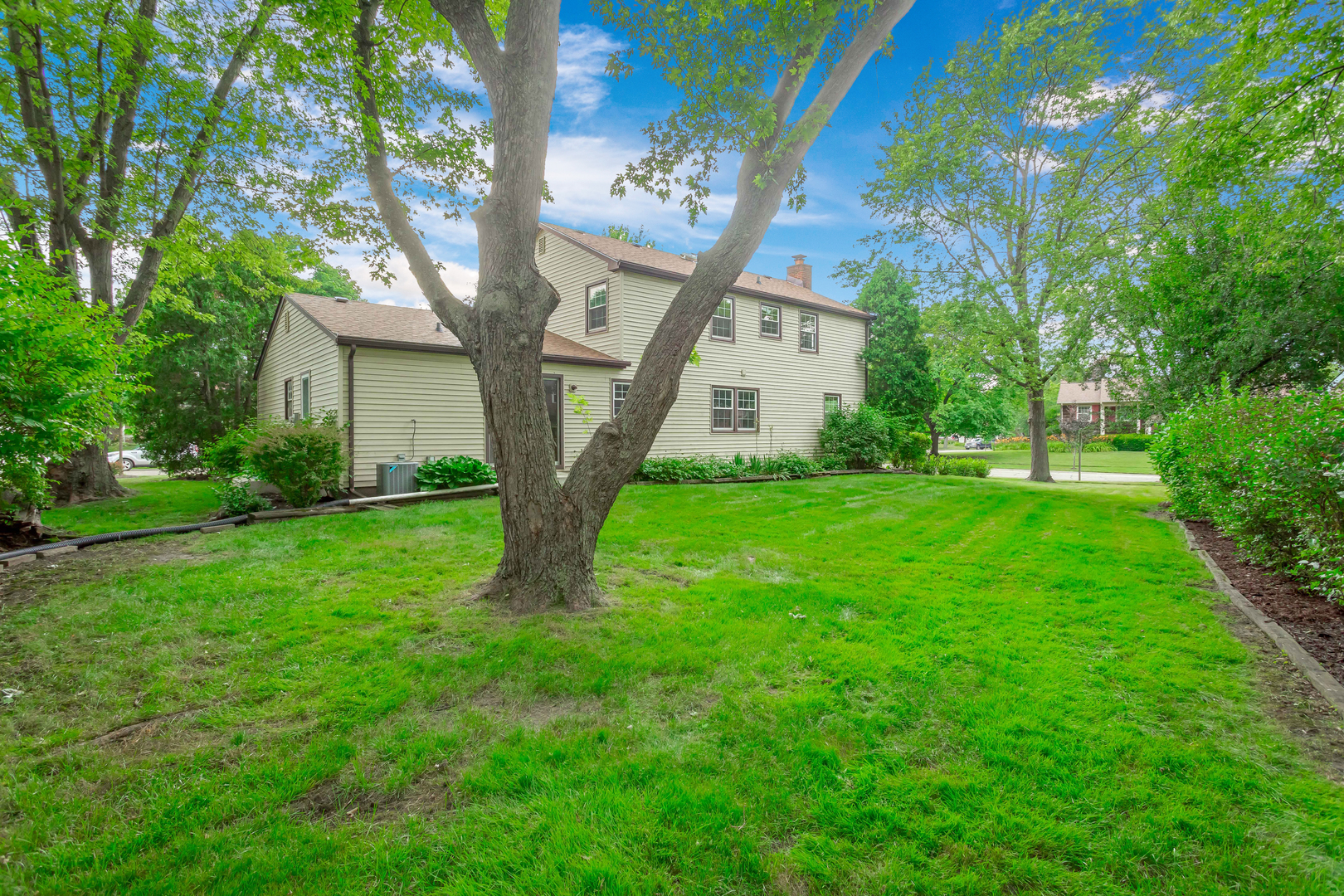221 Stonegate Road Buffalo Grove, IL 60089 - Photo 34 of 38
