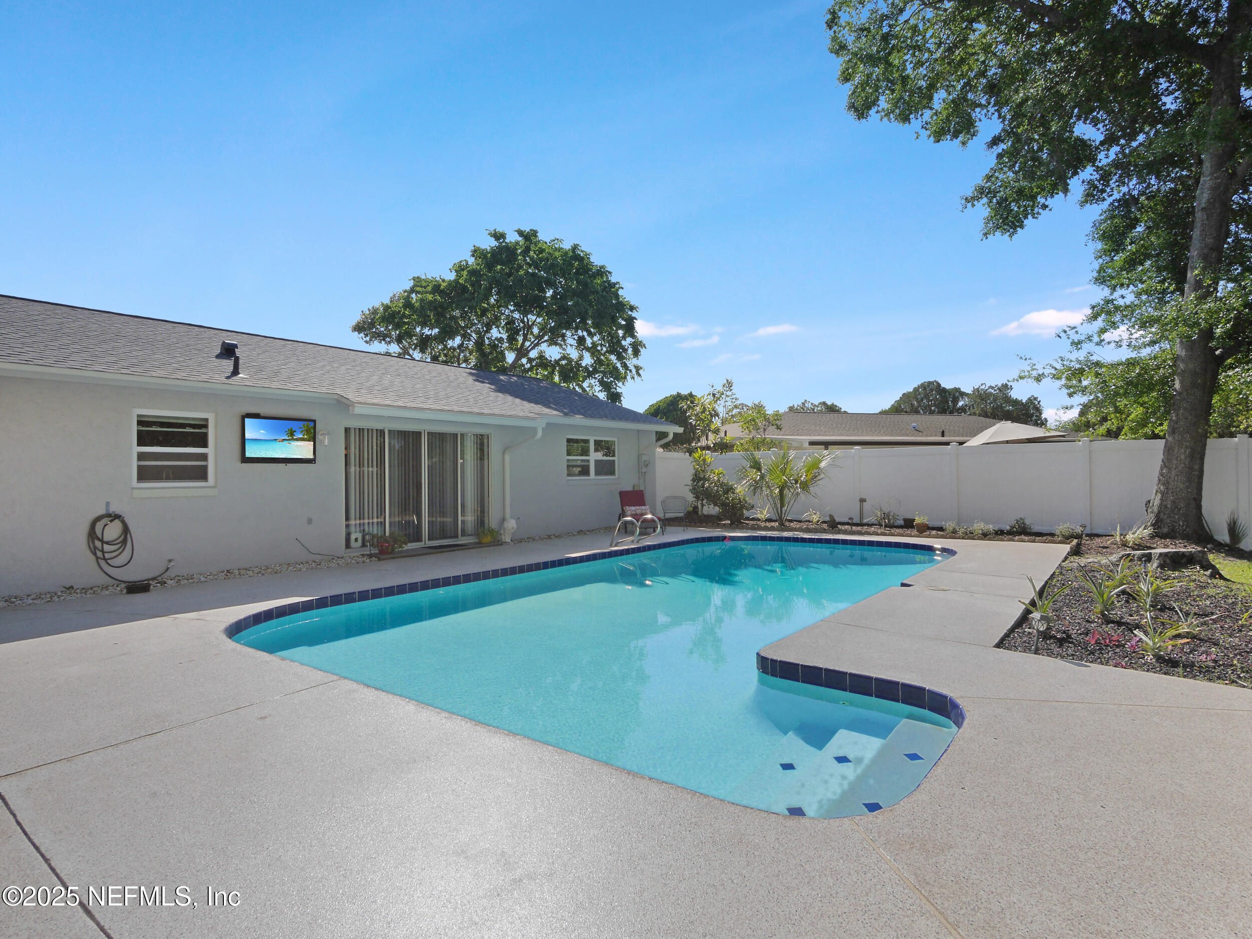 971 Viscaya Boulevard St. Augustine, FL 32086 - Photo 37 of 47 front view of house with a yard