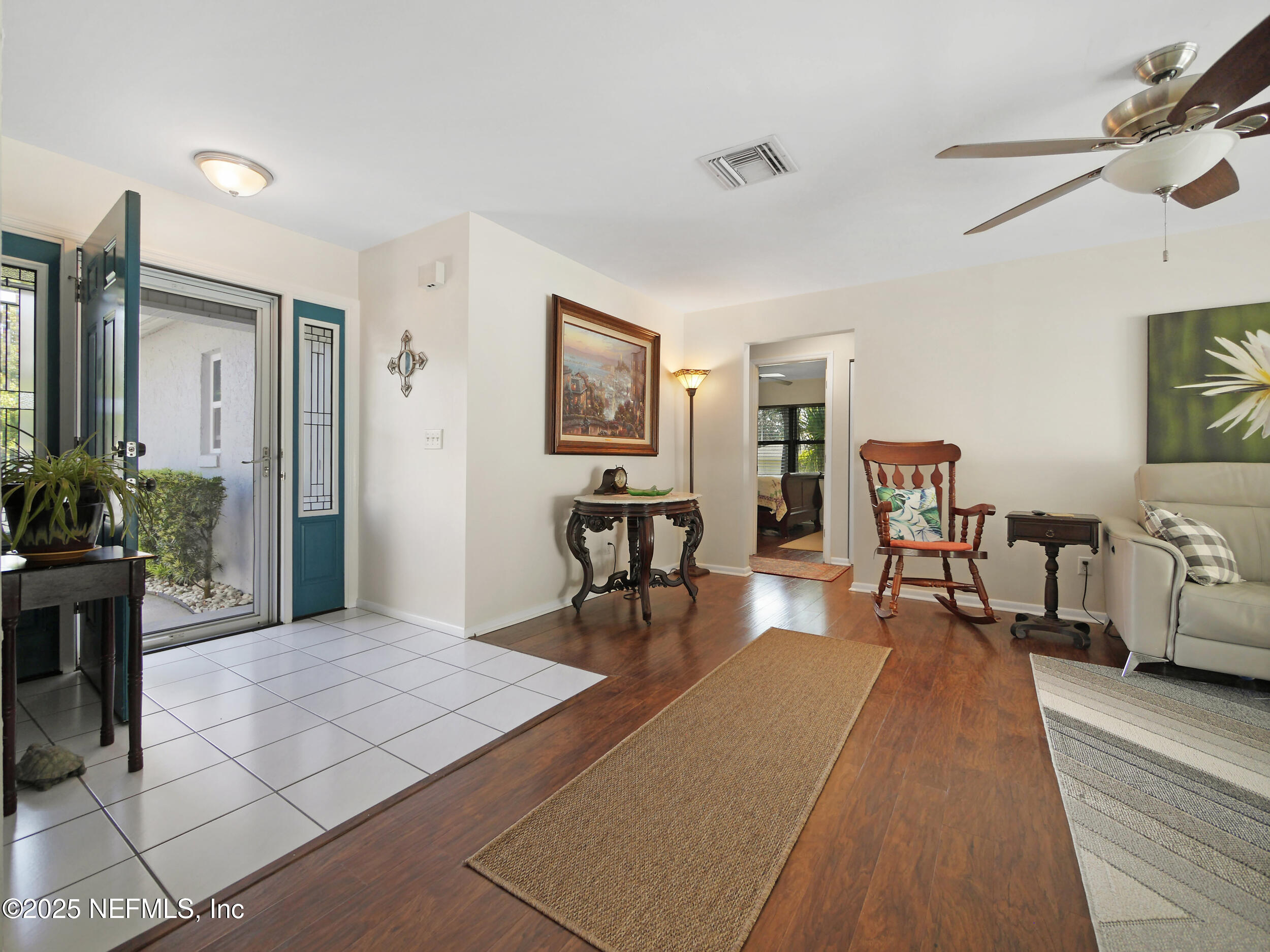 971 Viscaya Boulevard St. Augustine, FL 32086 - Photo 8 of 47 a living room with furniture