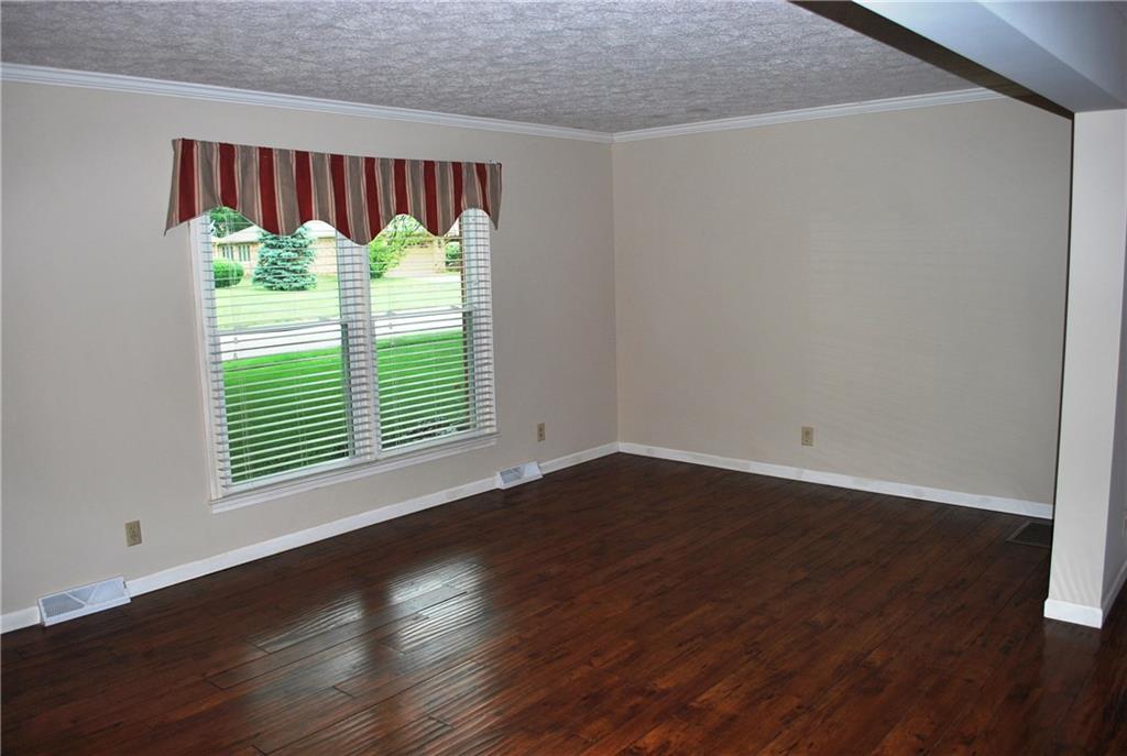 509 Lansdowne Road Indianapolis, IN 46234 - Photo 4 of 32 Gallery Image 4