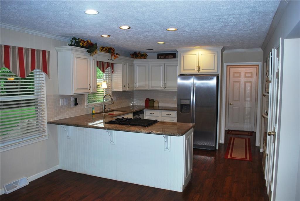 509 Lansdowne Road Indianapolis, IN 46234 - Photo 7 of 32 Gallery Image 7