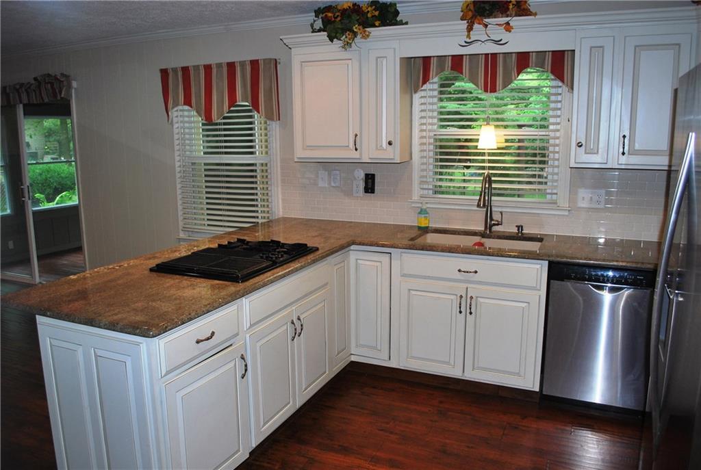 509 Lansdowne Road Indianapolis, IN 46234 - Photo 8 of 32 Gallery Image 8